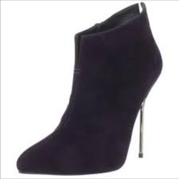 Stuart Weitzman Shoes - Stuart Weitzman Middle Stiletto Bootie